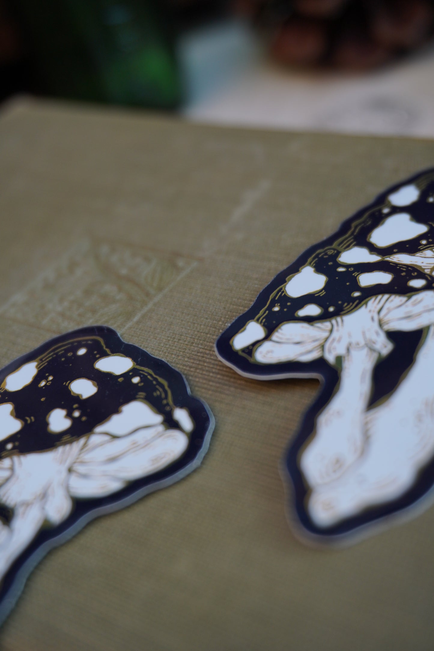 Mushrooms sticker | Gold Mirror details