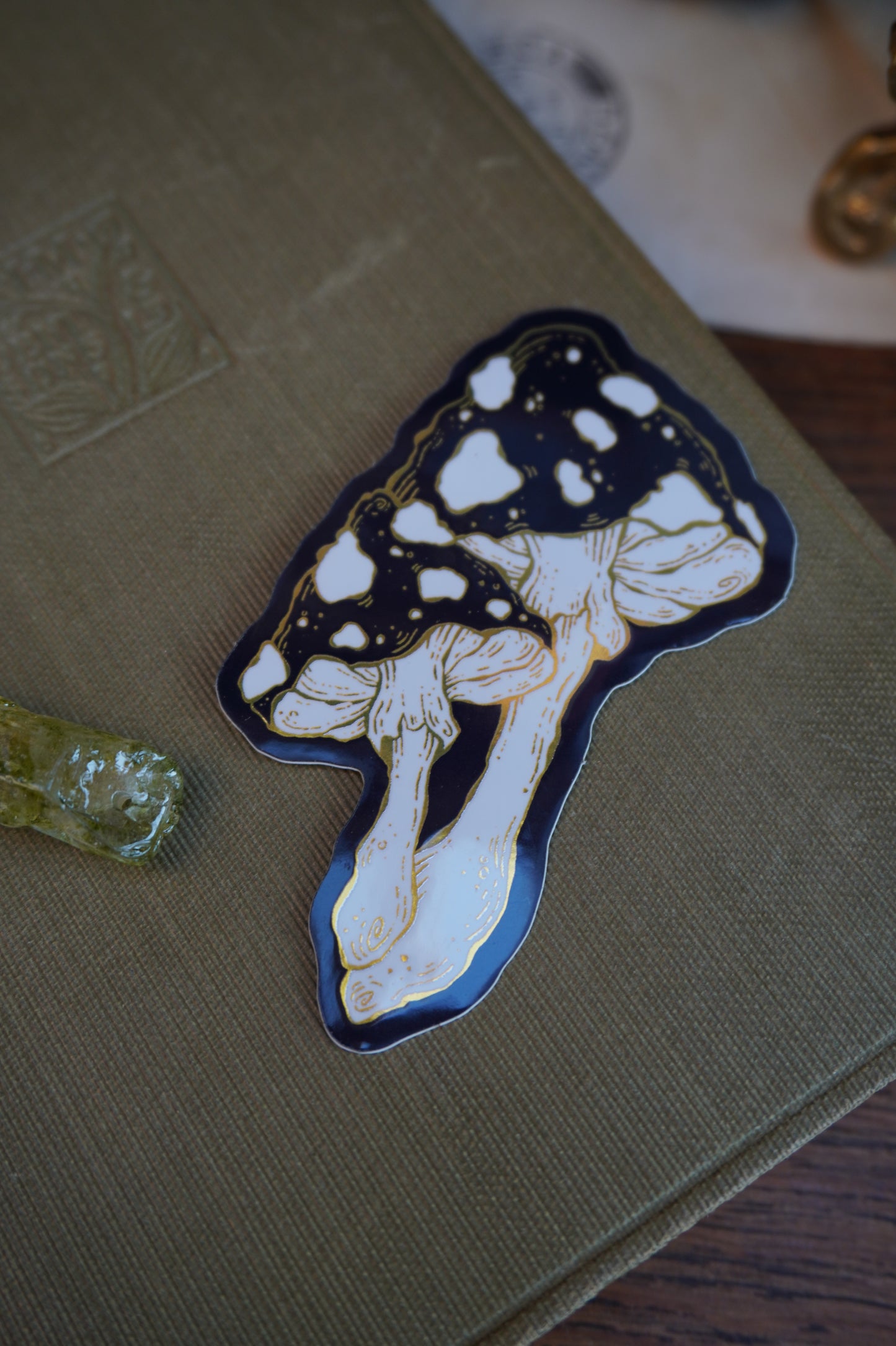 Mushrooms sticker | Gold Mirror details
