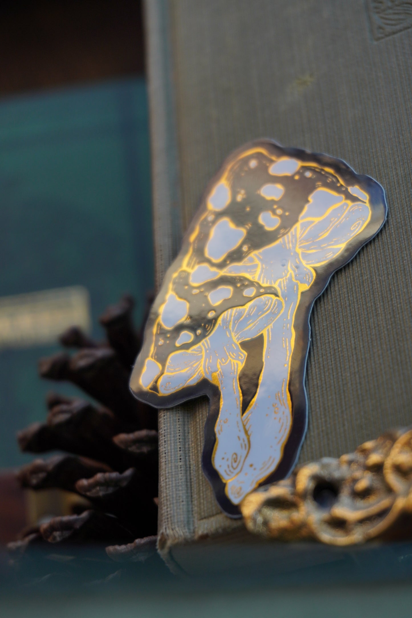 Mushrooms sticker | Gold Mirror details