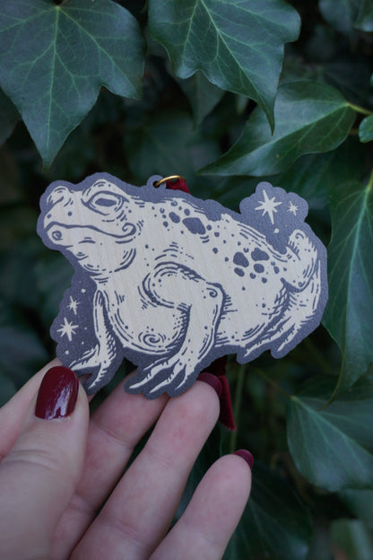 Wooden ornament: Toad